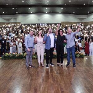 Palestras de Edgard Abbehusen unem afeto, educação e relações humanas em experiências transformadoras